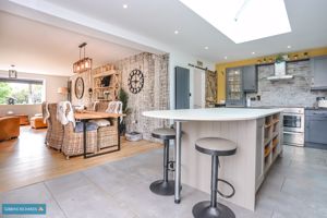 Kitchen- click for photo gallery